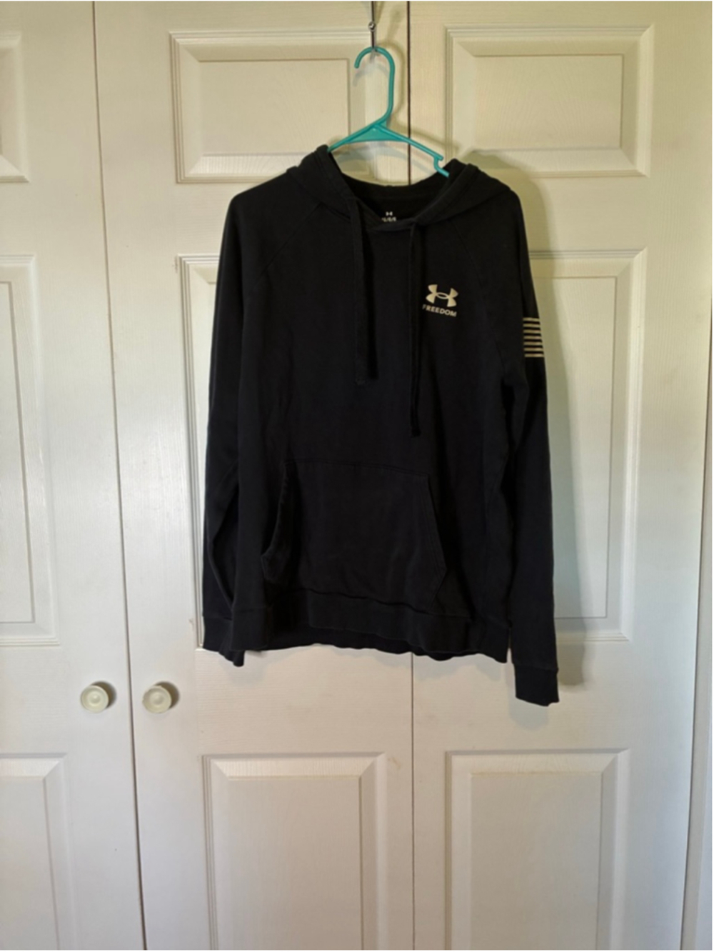 Men's Under Armour Black Freedom Hoodie L with Gold Logo